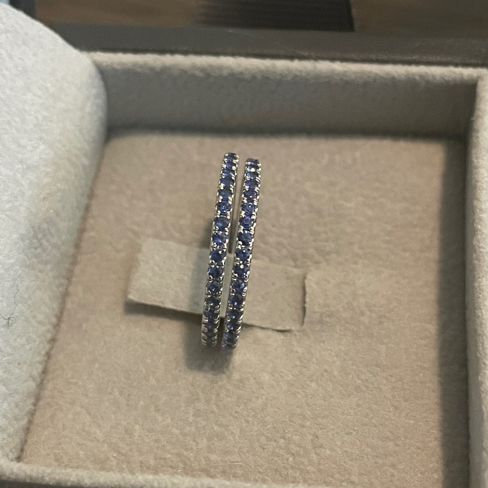 2 x 18k White Gold size 5 Rings w/90 Brilliant Cut Sapphires 0.95ct total - Picture 1 of 2